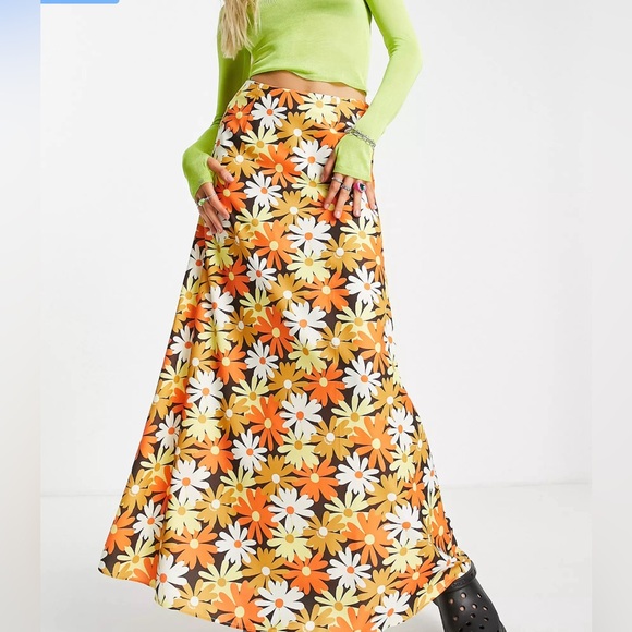 Collusion Dresses & Skirts - COLLUSION Satin Floral Print Column Maxi Skirt in Multi Color Size 2 EUC